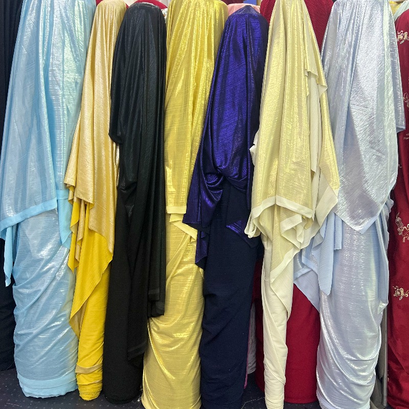 Tissu de soie brillant et flui - Textile And Sewing Materials avis et prix