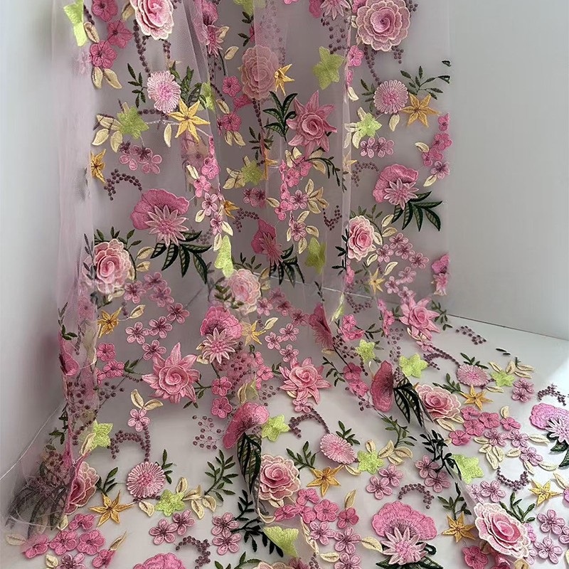 Tissu en tulle brodé floral 3D - Sewing Textiles avis et prix